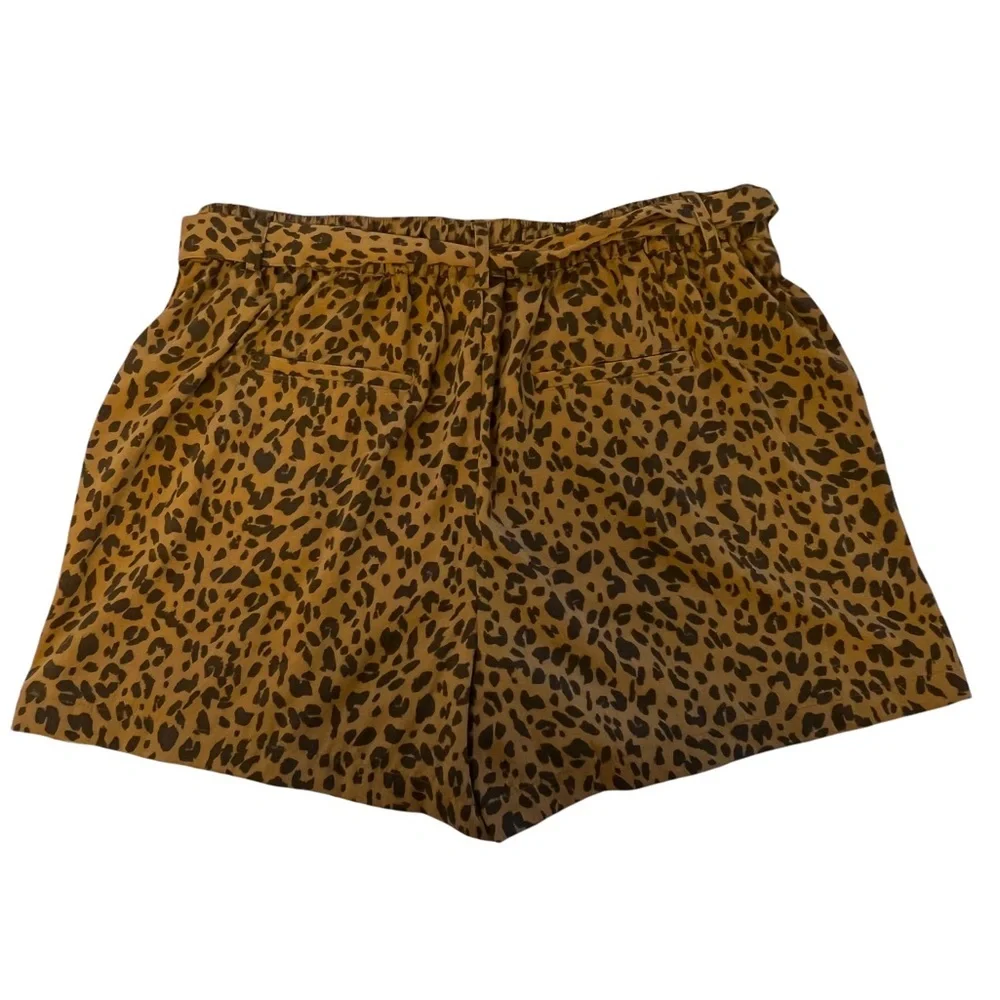 A New Day Woman’s Extra Large Leopard Print Shorts w/Matching Belt